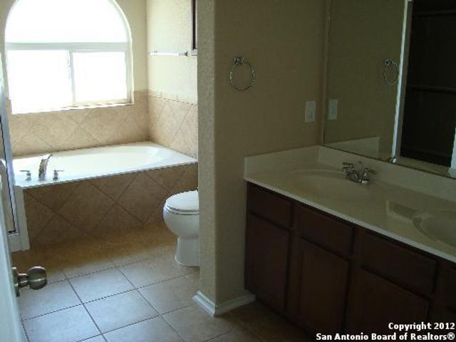 8542 Chickasaw Bluff, Converse, TX 78109