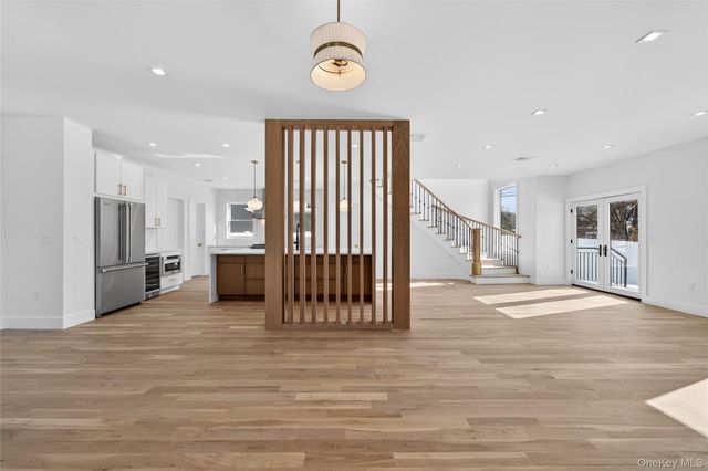 286 Dorchester Road, Garden City South, NY 11530