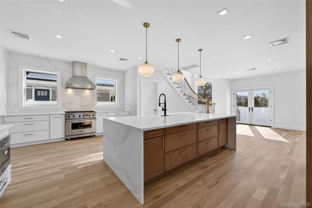 286 Dorchester Road, Garden City South, NY 11530