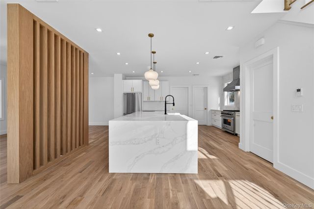 286 Dorchester Road, Garden City South, NY 11530