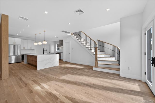 286 Dorchester Road, Garden City South, NY 11530