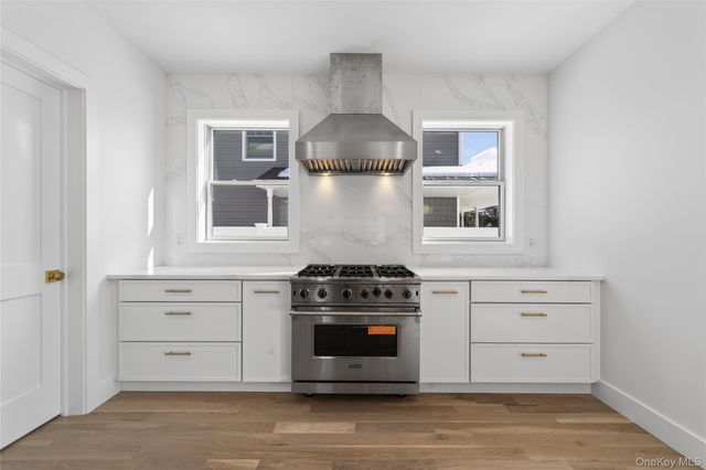 286 Dorchester Road, Garden City South, NY 11530