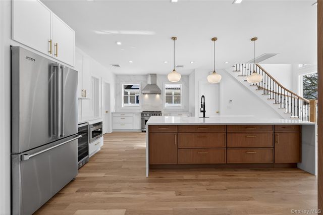 286 Dorchester Road, Garden City South, NY 11530