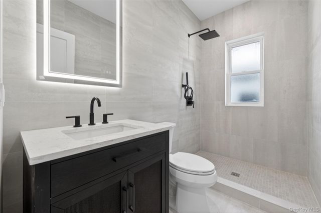 286 Dorchester Road, Garden City South, NY 11530