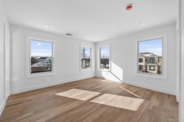 286 Dorchester Road, Garden City South, NY 11530