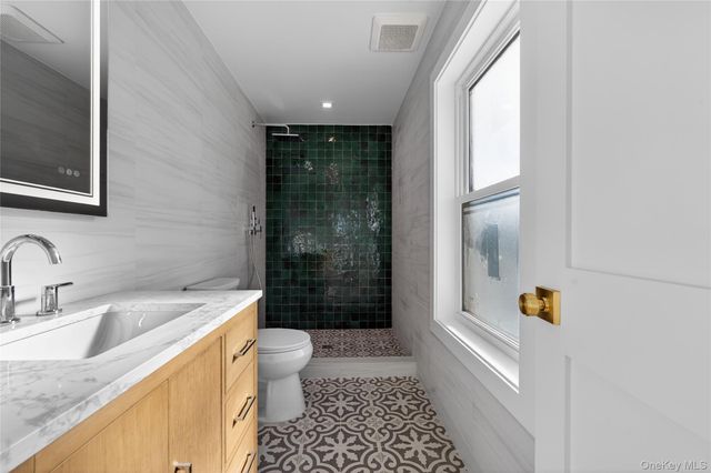 286 Dorchester Road, Garden City South, NY 11530