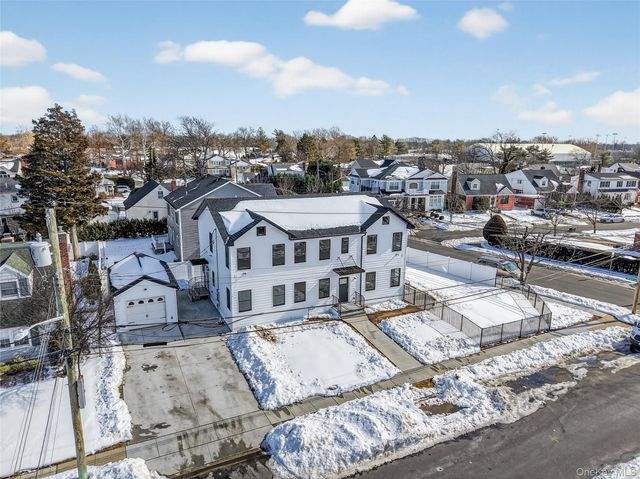 286 Dorchester Road, Garden City South, NY 11530