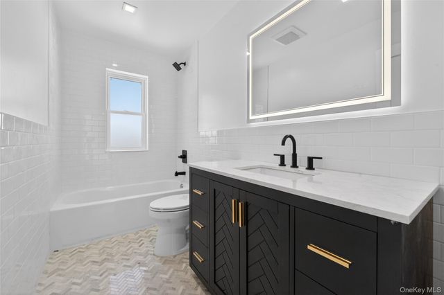 286 Dorchester Road, Garden City South, NY 11530