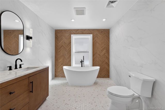 286 Dorchester Road, Garden City South, NY 11530