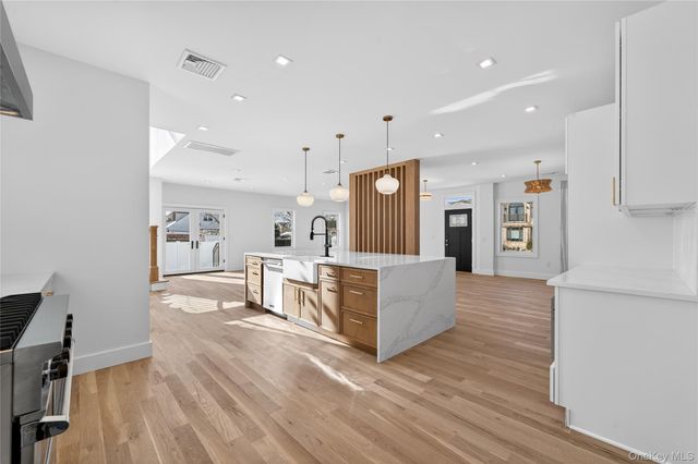 286 Dorchester Road, Garden City South, NY 11530