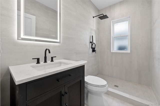 286 Dorchester Road, Garden City South, NY 11530