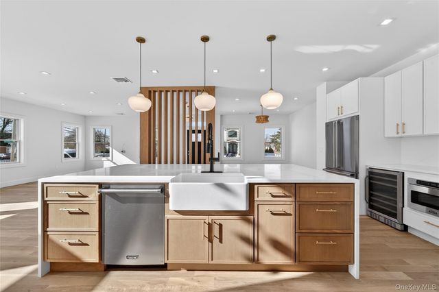 286 Dorchester Road, Garden City South, NY 11530