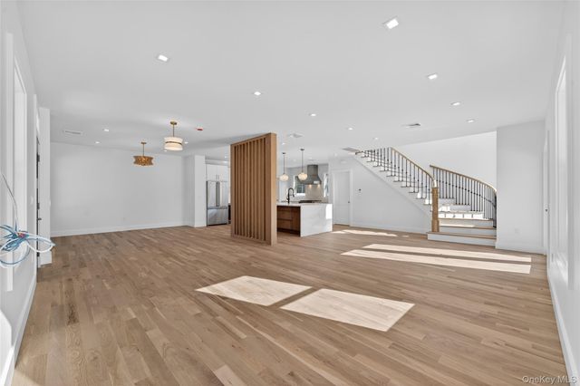 286 Dorchester Road, Garden City South, NY 11530