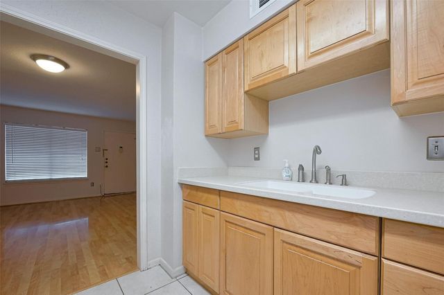 2350 Bering Drive 94, Houston, TX 77057