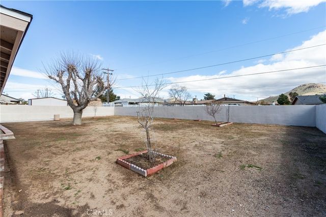 16469 Chippewa, Apple Valley, CA 92307