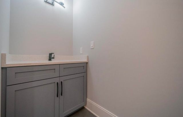 83 Eskir Lane, Crown Point, IN 46307