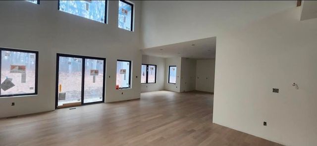 83 Eskir Lane, Crown Point, IN 46307