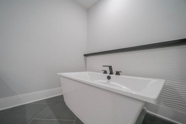 83 Eskir Lane, Crown Point, IN 46307