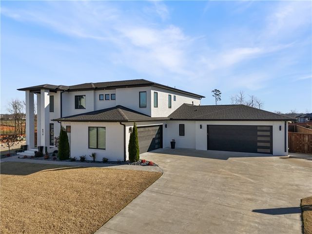 8416 W Pepper Grass, Bentonville, AR 72713