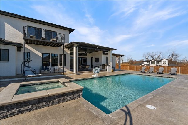 8416 W Pepper Grass, Bentonville, AR 72713