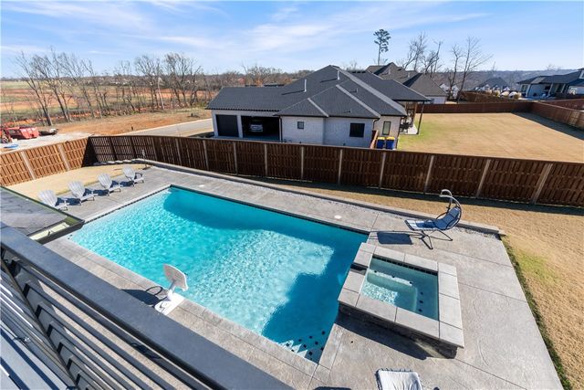 8416 W Pepper Grass, Bentonville, AR 72713