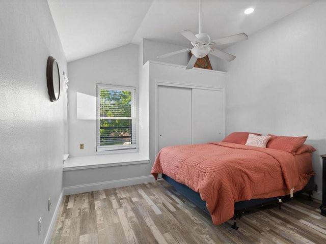 15932 Seahorse Drive 272, Houston, TX 77062