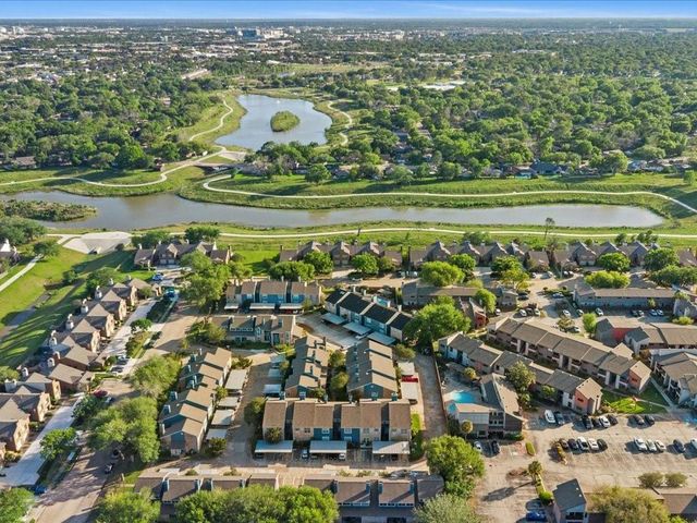 15932 Seahorse Drive 272, Houston, TX 77062