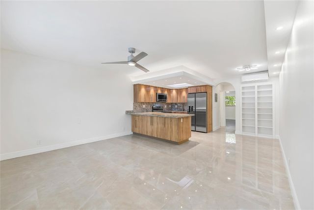 2170 NE 51st Court 27A, Fort Lauderdale, FL 33308