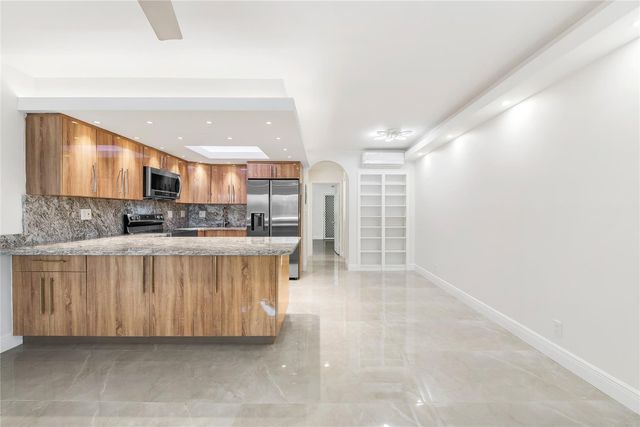 2170 NE 51st Court 27A, Fort Lauderdale, FL 33308