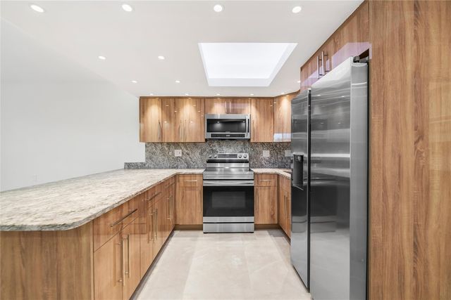 2170 NE 51st Court 27A, Fort Lauderdale, FL 33308