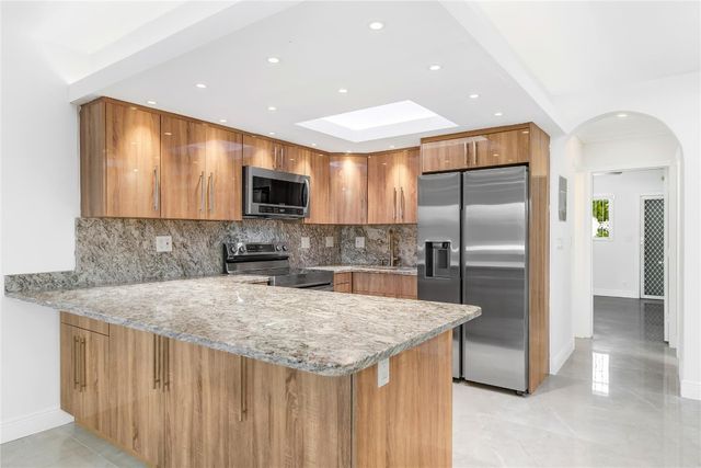 2170 NE 51st Court 27A, Fort Lauderdale, FL 33308