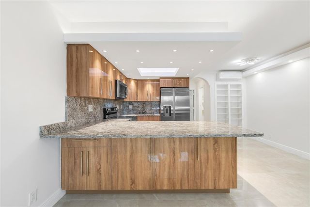 2170 NE 51st Court 27A, Fort Lauderdale, FL 33308