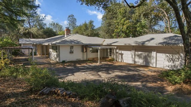 19782 N Old Oregon Trail, Redding, CA 96003