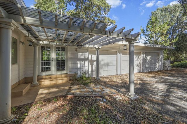 19782 N Old Oregon Trail, Redding, CA 96003