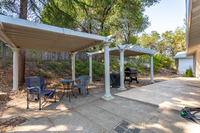 19782 N Old Oregon Trail, Redding, CA 96003