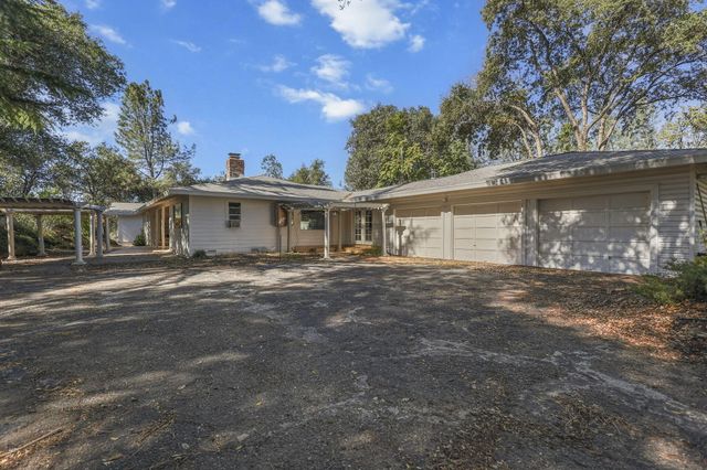 19782 N Old Oregon Trail, Redding, CA 96003