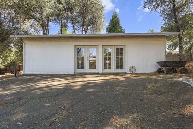 19782 N Old Oregon Trail, Redding, CA 96003
