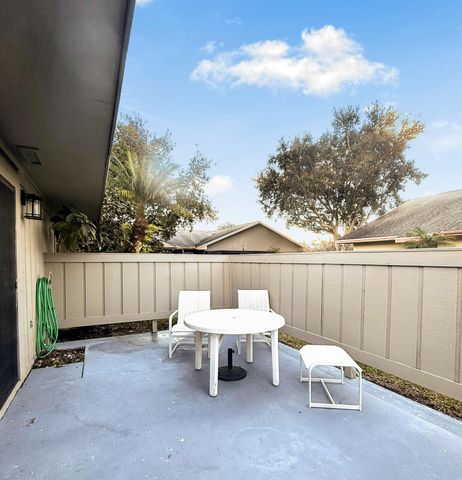 3957 NW Cinnamon Tree Circle, Jensen Beach, FL 34957