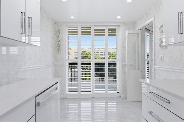 2778 S Ocean Boulevard 206s, Palm Beach, FL 33480