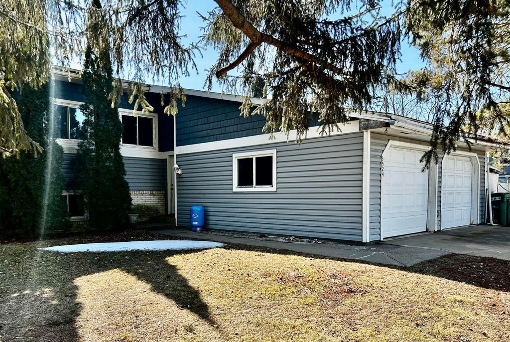 3524 Interlachen Drive NE, Ham Lake, MN 55304