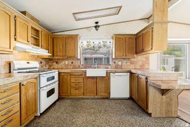 1102 W YARROW LN, Taylorsville, UT 84123