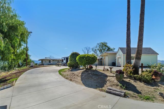 300 Anderson, Hemet, CA 92544