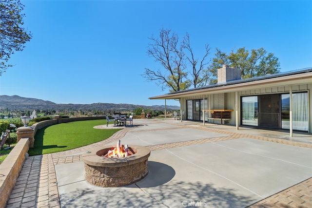 300 Anderson, Hemet, CA 92544