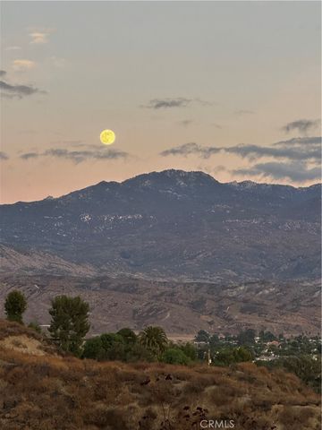 300 Anderson, Hemet, CA 92544