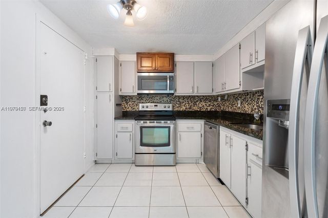 13155 Ixora Ct 406, North Miami, FL 33181