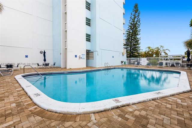 13155 Ixora Ct 406, North Miami, FL 33181