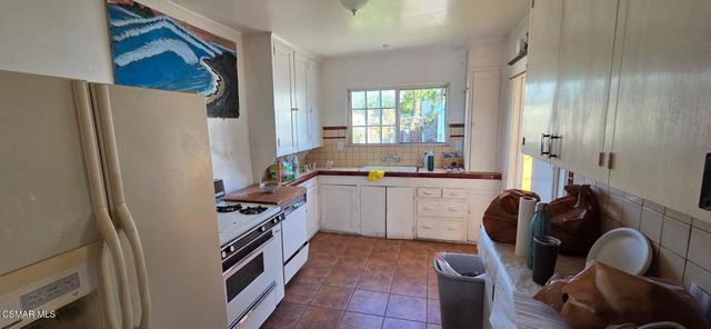 3562 Helms Avenue, Culver City, CA 90232