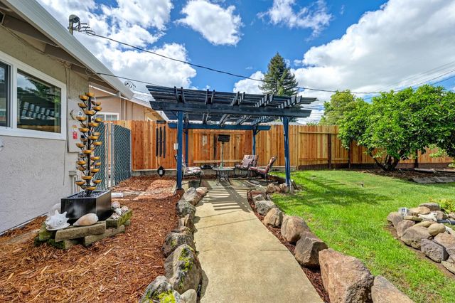 8845 Anona Way, Orangevale, CA 95662