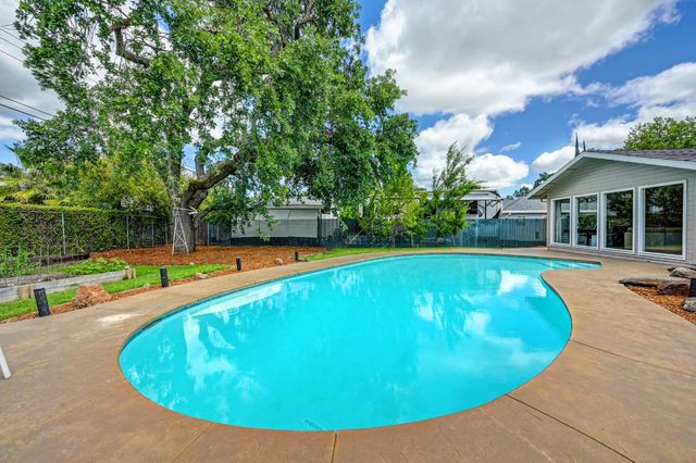 8845 Anona Way, Orangevale, CA 95662