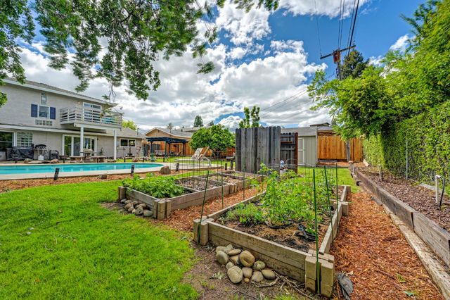 8845 Anona Way, Orangevale, CA 95662